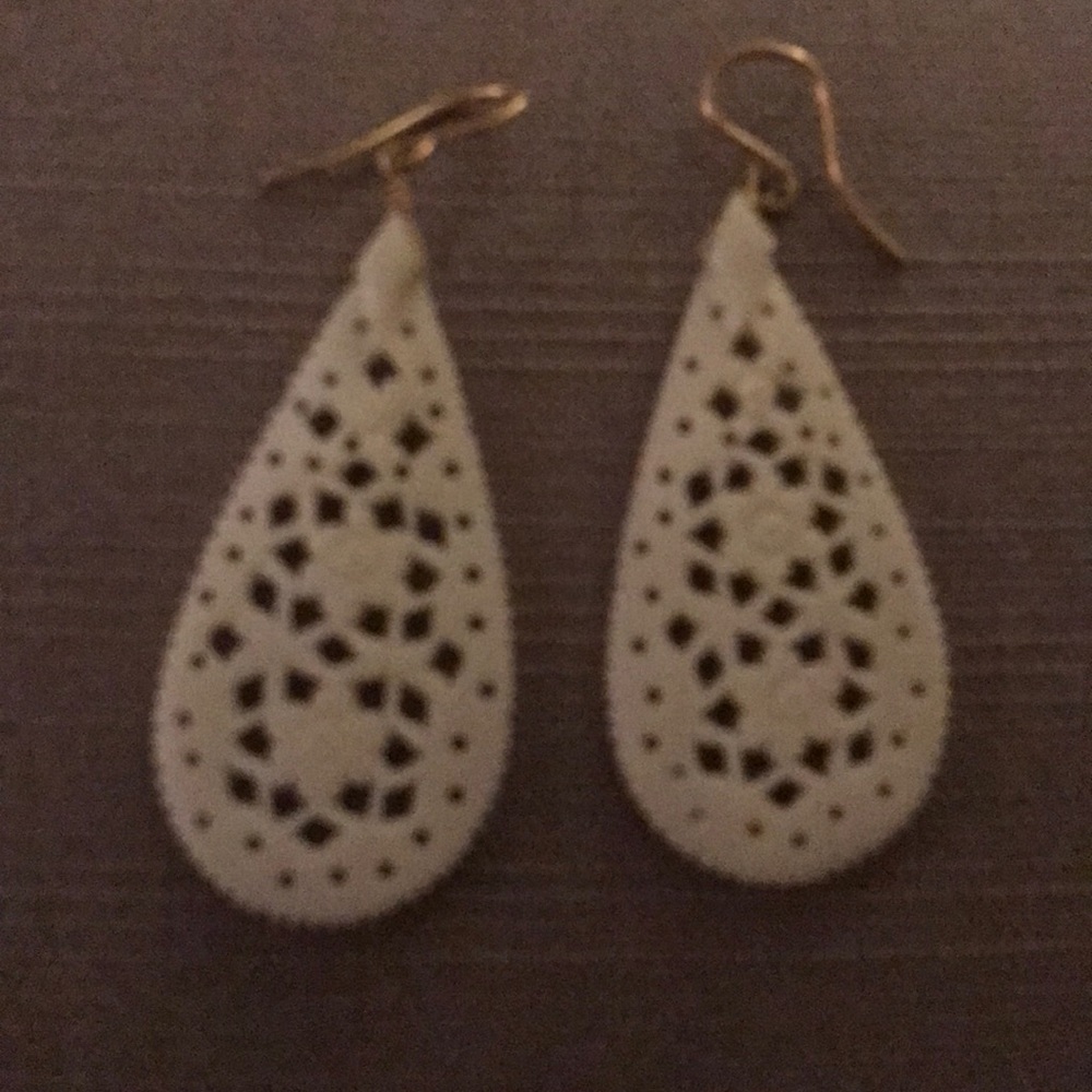 Gorgeous tear drop carved shell earrings